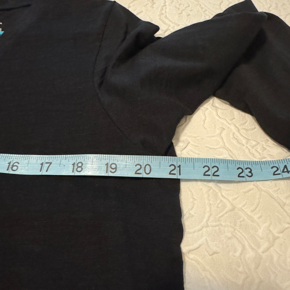Eddie Bauer Women's Black Long Sleeve V-Neck Top - Picture 4 of 5